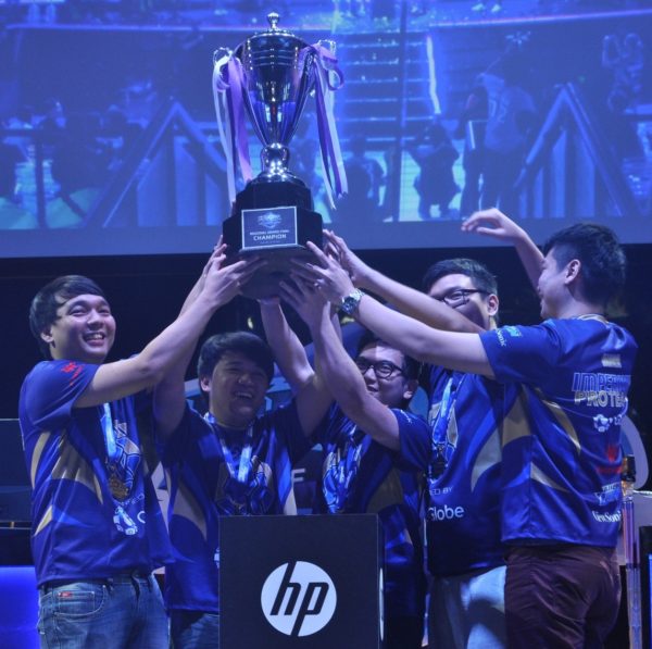 imperium-pro-team-winning-the-heroes-of-the-storm-fall-championships-image-dageeks