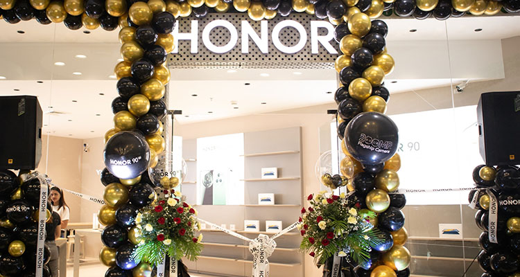 HONOR Opens First Experience Store in Mindanao at SM City GenSan Door