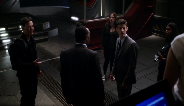 flash-season-3-episode-3-review-group-pic-image-dageeks