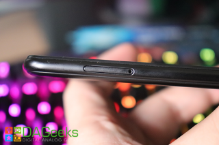Sim and MicroSD Slot