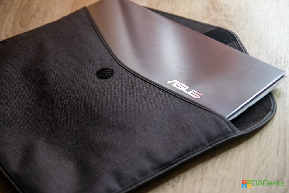 ASUS ZenBook 13 OLED Review - Inside Folio